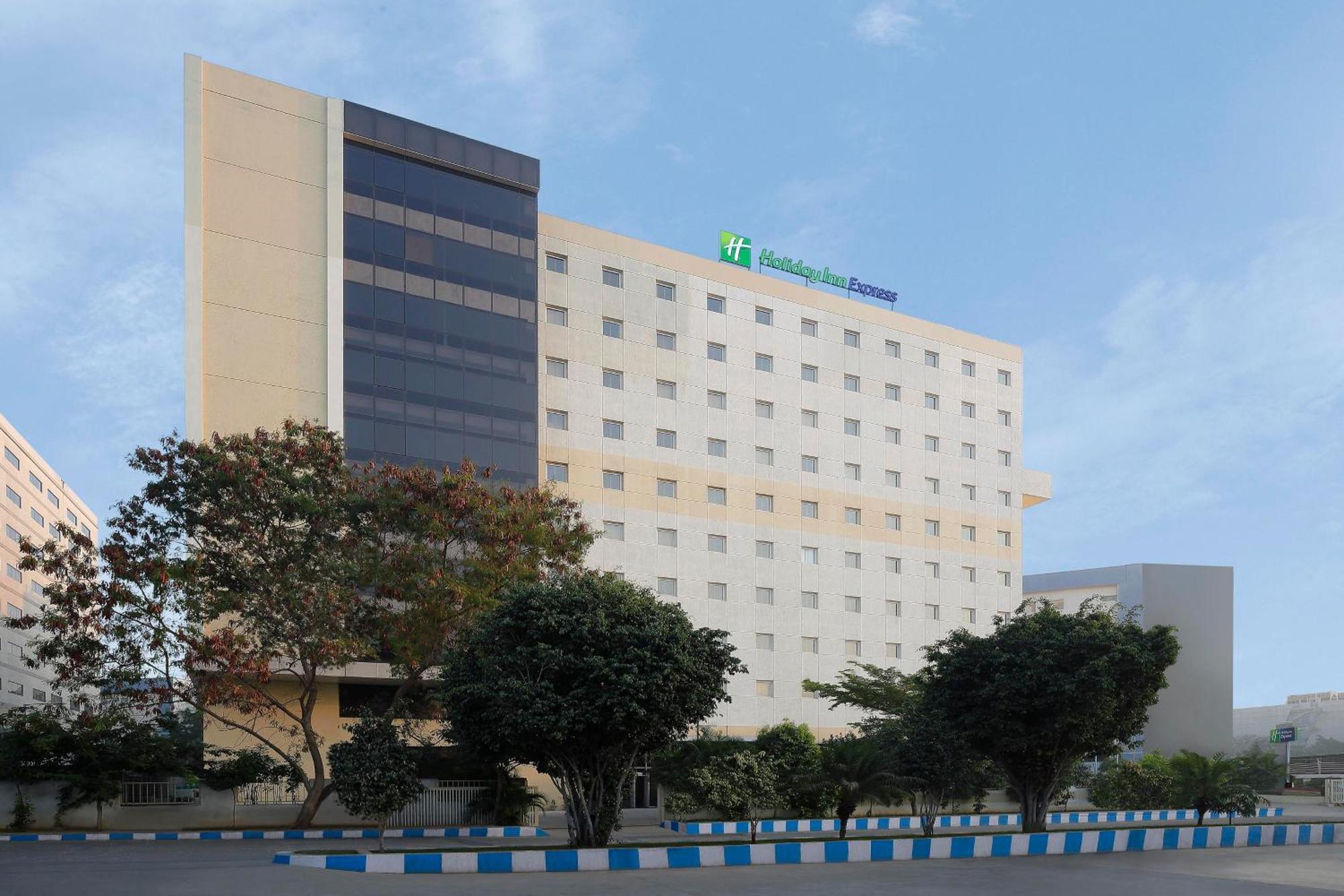 Holiday Inn Express Hyderabad Hitec City By Ihg Exterior photo