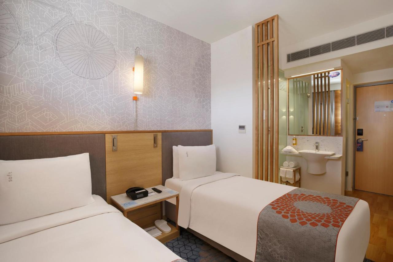 Holiday Inn Express Hyderabad Hitec City By Ihg Exterior photo